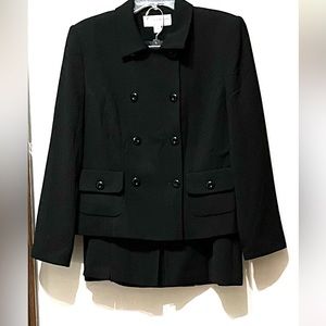EUC. Sag Harbor suit. Jacket and Skirt. Black. Size 14.